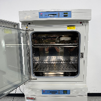 Thermo Forma Series II Water Jacket Doublestack CO2 Incubator image 3